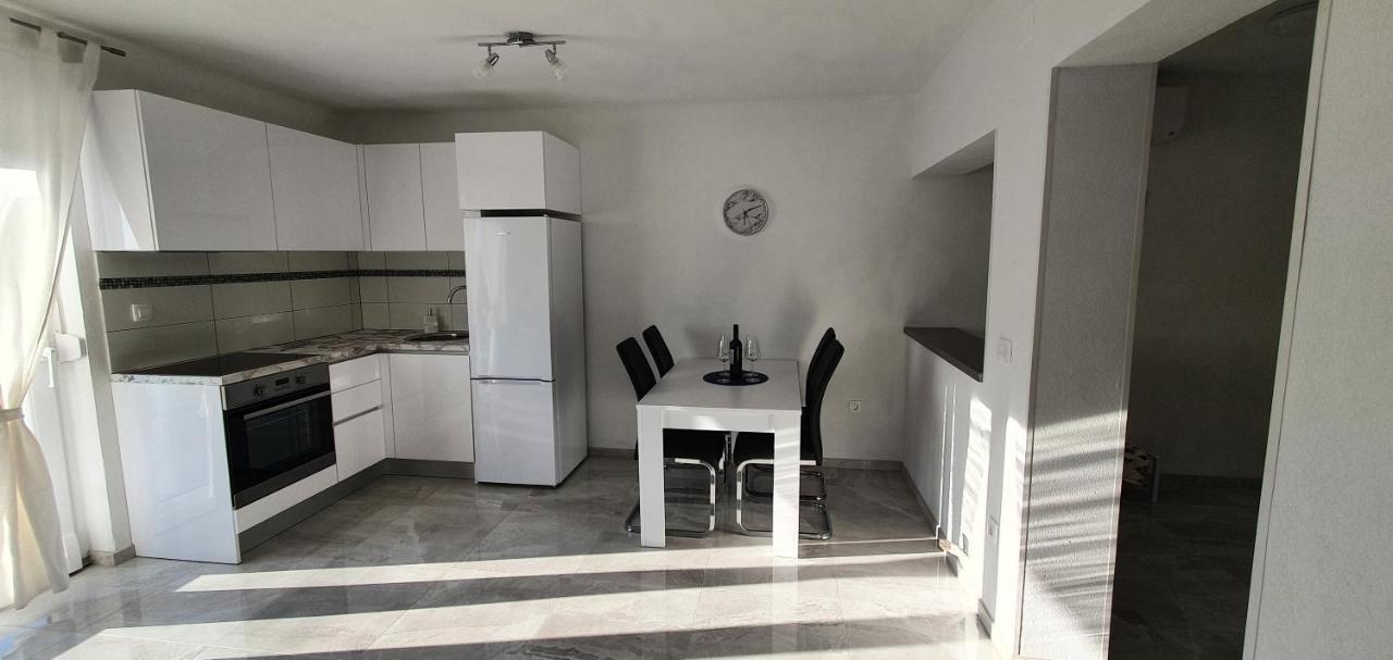 Apartmani Naomi&Leo Senj  Luaran gambar