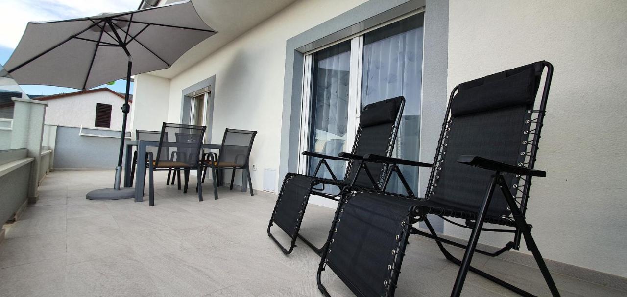 Apartmani Naomi&Leo Senj  Luaran gambar
